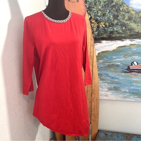NWT Carmen Marc Valvo, Perfect Red, Soft Tunic w/Rhinestone Collar Embellishment - Picture 2 of 9